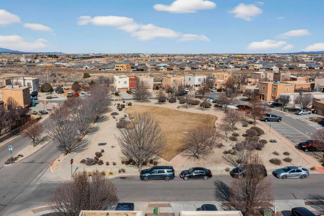 32 Sunset Canyon Lane, Santa Fe, NM 87508