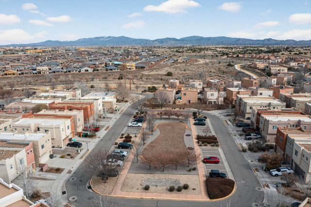 32 Sunset Canyon Lane, Santa Fe, NM 87508