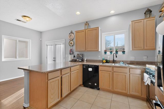 32 Sunset Canyon Lane, Santa Fe, NM 87508