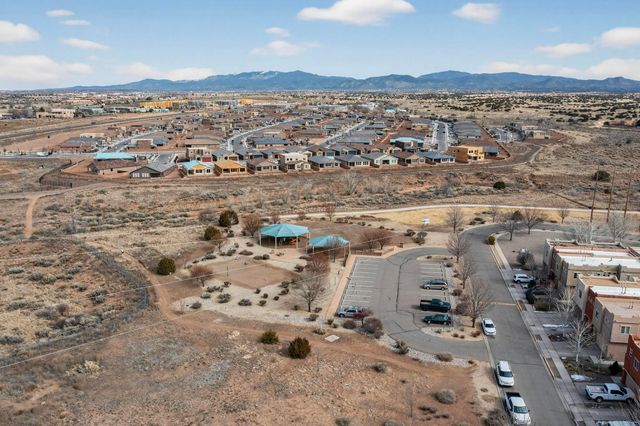 32 Sunset Canyon Lane, Santa Fe, NM 87508