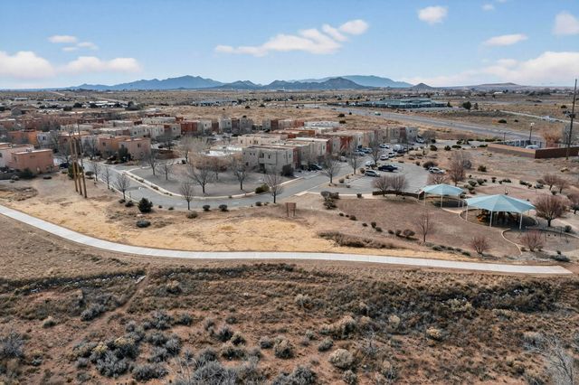 32 Sunset Canyon Lane, Santa Fe, NM 87508