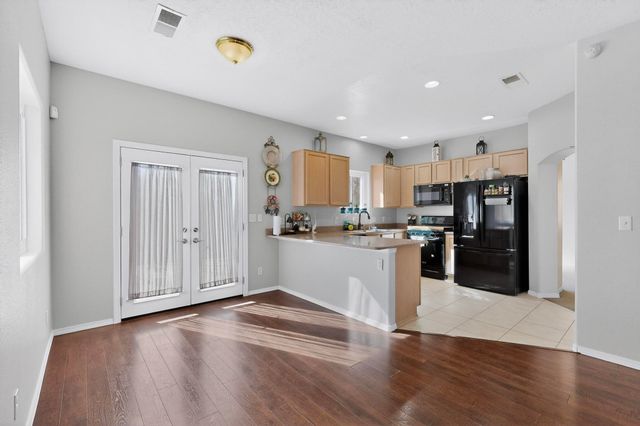 32 Sunset Canyon Lane, Santa Fe, NM 87508