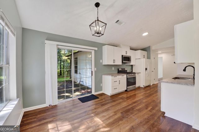 2558 Candlewood Way, Lawrenceville, GA 30044