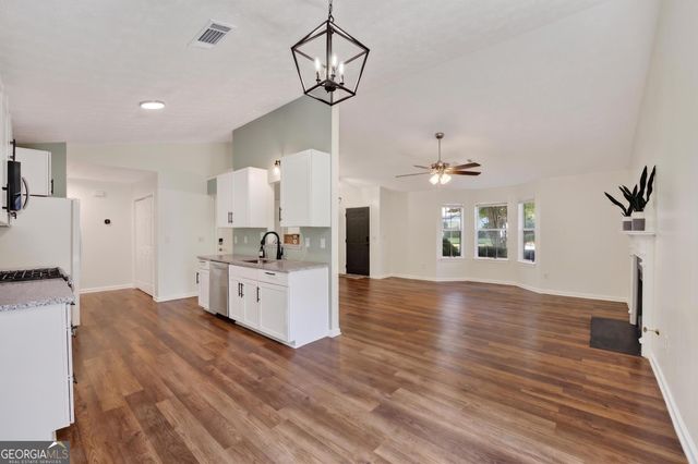 2558 Candlewood Way, Lawrenceville, GA 30044