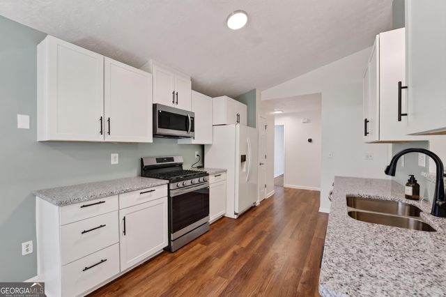 2558 Candlewood Way, Lawrenceville, GA 30044