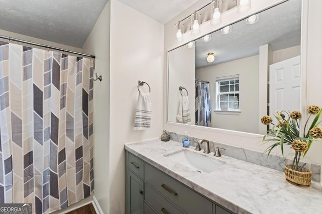 2558 Candlewood Way, Lawrenceville, GA 30044