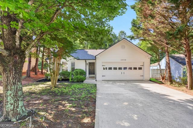 2558 Candlewood Way, Lawrenceville, GA 30044