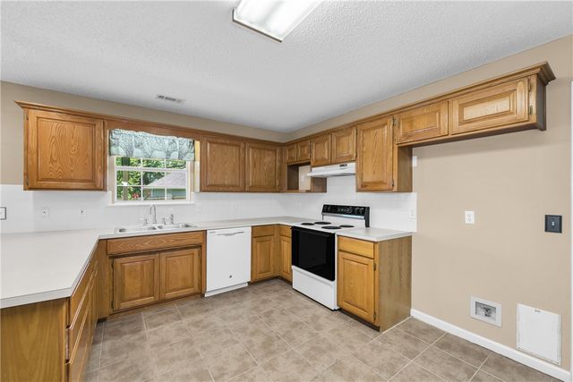 3281 Gypsum Drive, Fayetteville, AR 72704