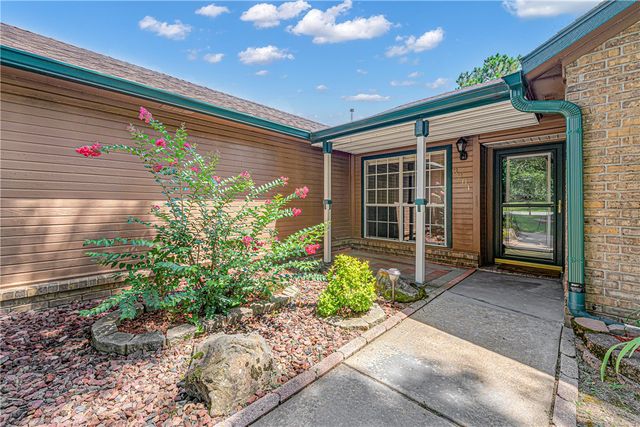 3281 Gypsum Drive, Fayetteville, AR 72704