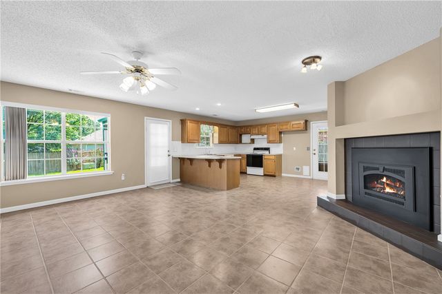 3281 Gypsum Drive, Fayetteville, AR 72704