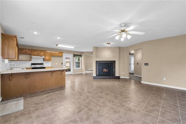 3281 Gypsum Drive, Fayetteville, AR 72704