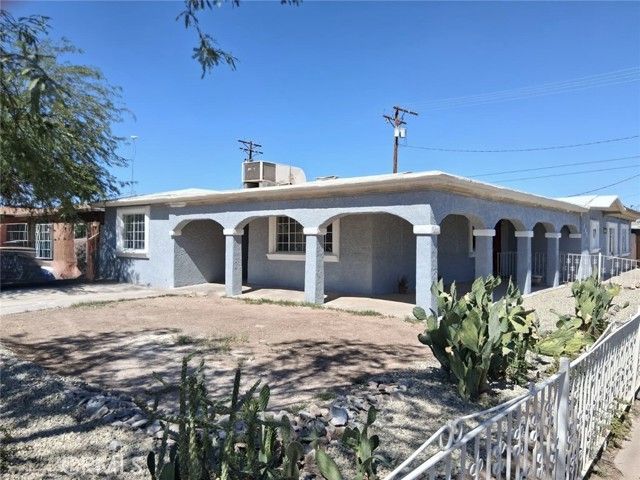 606 Smoketree Drive, El Centro, CA 92243