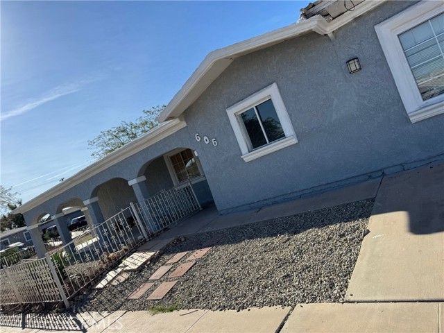 606 Smoketree Drive, El Centro, CA 92243