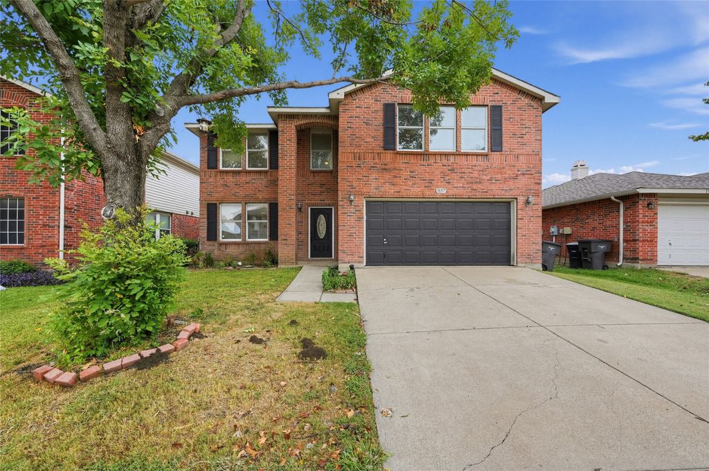 1857 Lariat Drive, Fort Worth, TX 76247 — exterior