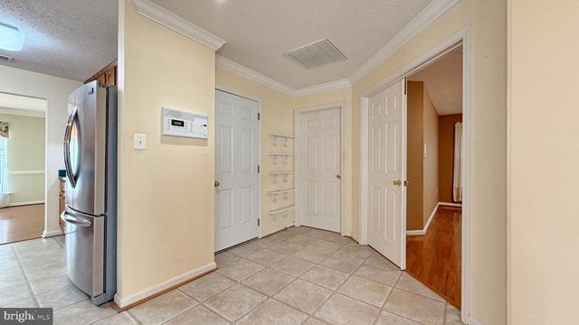 98 ORIOLE LN, La Plata, MD 20646