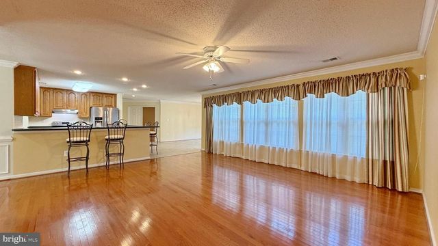 98 ORIOLE LN, La Plata, MD 20646