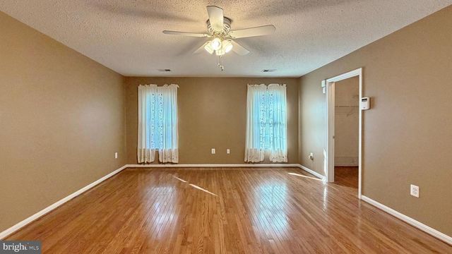 98 ORIOLE LN, La Plata, MD 20646