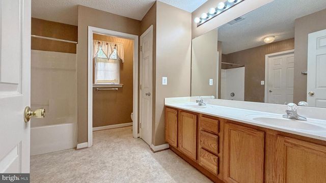 98 ORIOLE LN, La Plata, MD 20646