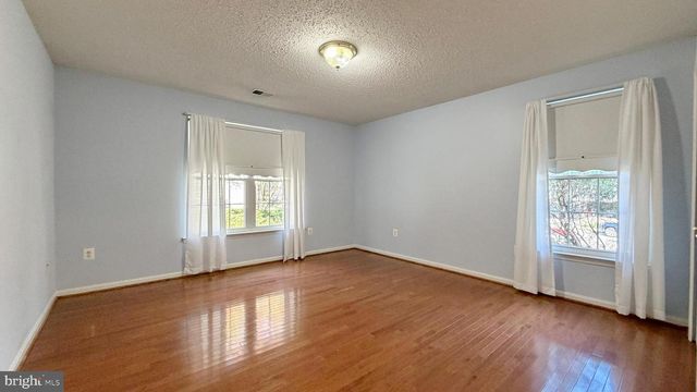 98 ORIOLE LN, La Plata, MD 20646