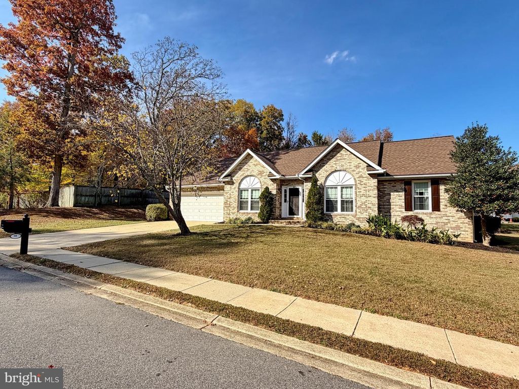 98 ORIOLE LN, La Plata, MD 20646