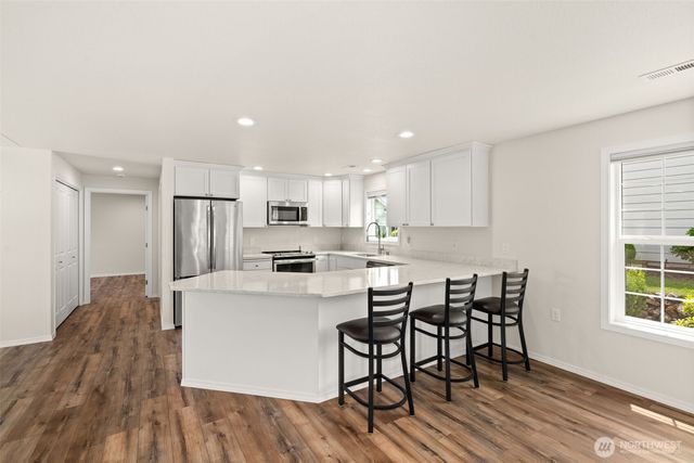 1406 Stillwaters Avenue, Centralia, WA 98531