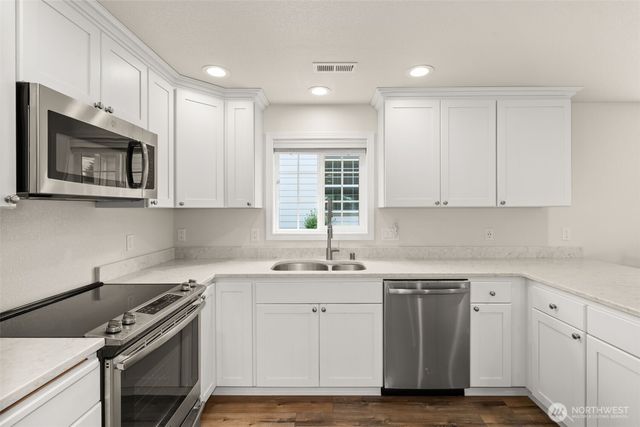 1406 Stillwaters Avenue, Centralia, WA 98531