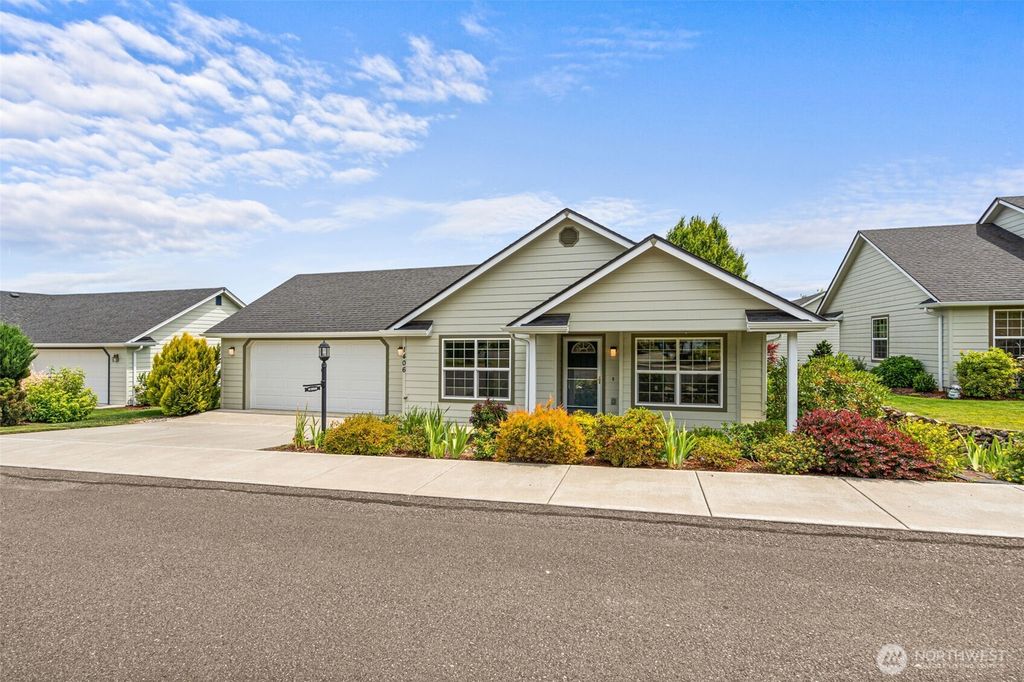 1406 Stillwaters Avenue, Centralia, WA 98531