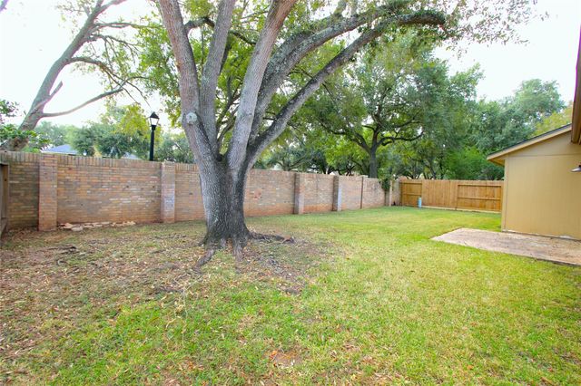 2731 Colony Drive, Sugar Land, TX 77479