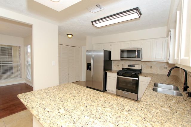 2731 Colony Drive, Sugar Land, TX 77479