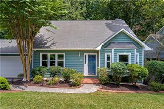 33 Carrisbrooke Lane, Winston-salem, NC 27104
