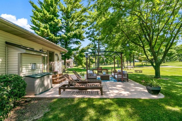 1040 Saddle Ridge, Portage, WI 53901