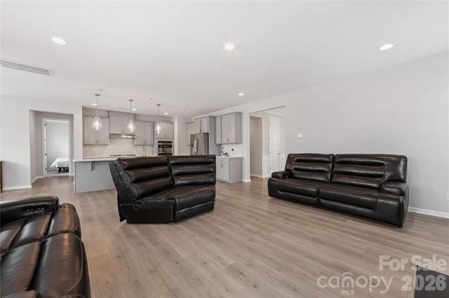 346 W Waterlynn Road, Mooresville, NC 28117