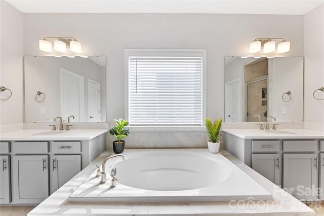 346 W Waterlynn Road, Mooresville, NC 28117