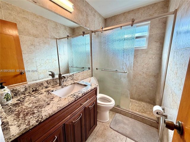 45 SE 14th St 1, Dania Beach, FL 33004