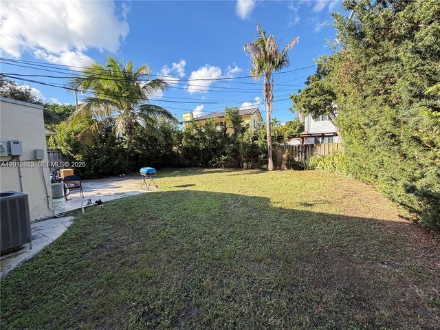 45 SE 14th St 1, Dania Beach, FL 33004