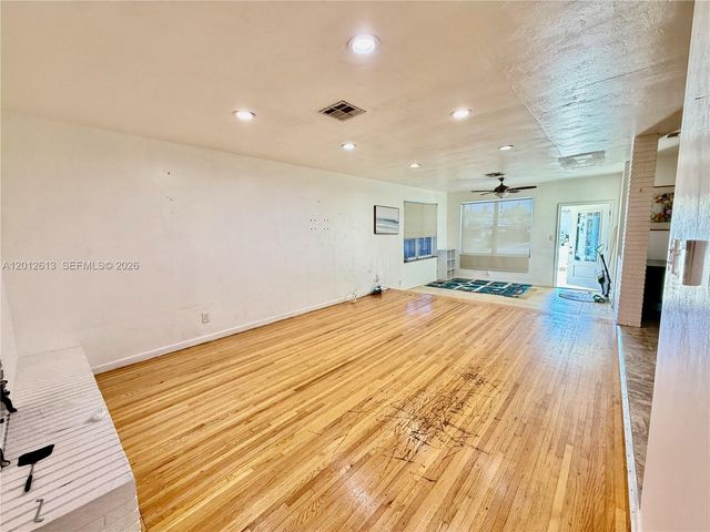 45 SE 14th St 1, Dania Beach, FL 33004