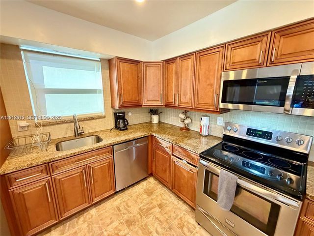 45 SE 14th St 1, Dania Beach, FL 33004