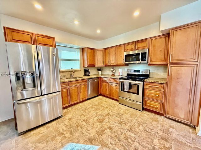 45 SE 14th St 1, Dania Beach, FL 33004