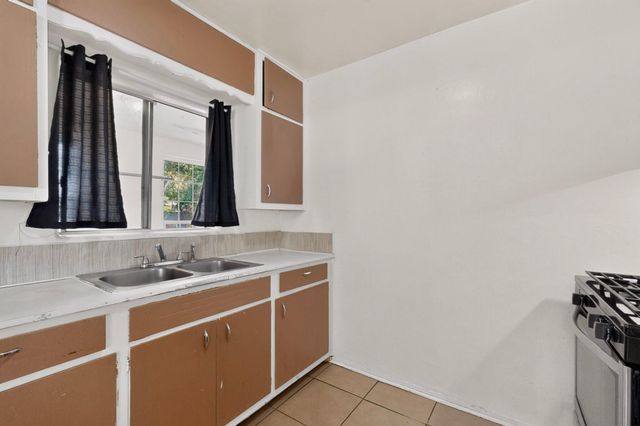 1612 Shadyside Drive SW, Albuquerque, NM 87105