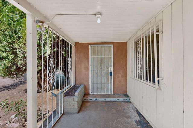 1612 Shadyside Drive SW, Albuquerque, NM 87105