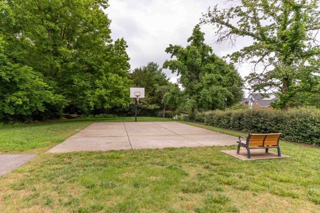 1206 Broadmoor Cir, Franklin, TN 37067