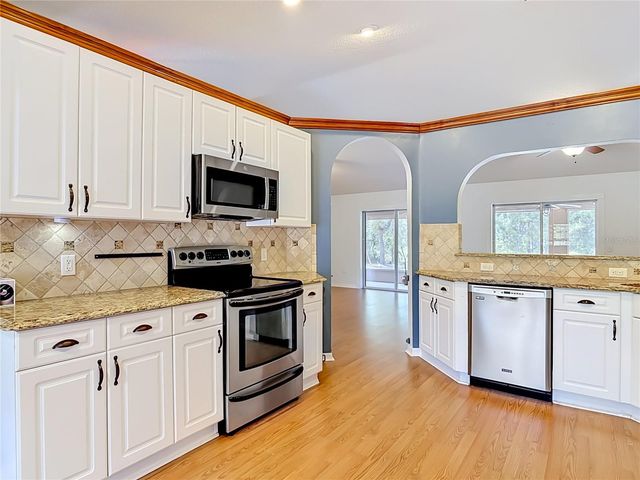 39903 GREENBRIER STREET, Eustis, FL 32736