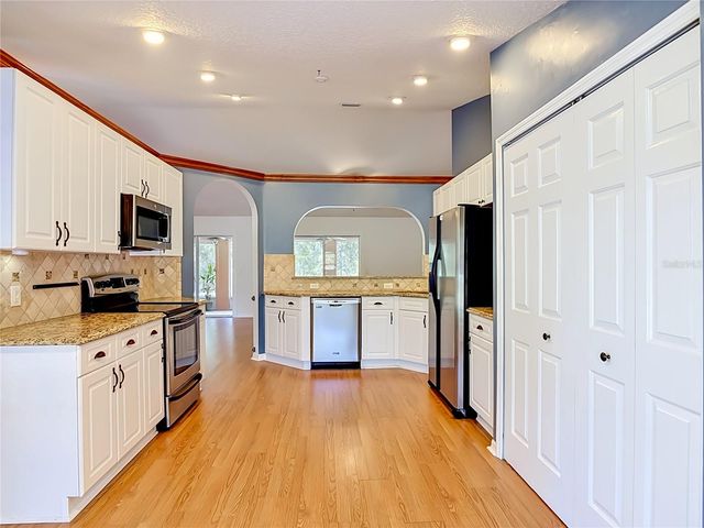 39903 GREENBRIER STREET, Eustis, FL 32736