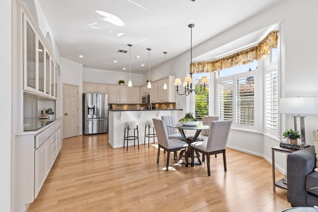 240 Clearview Ct, Roseville, CA 95747