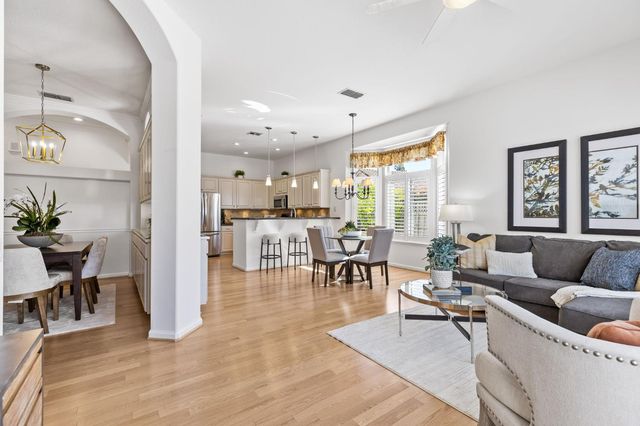 240 Clearview Ct, Roseville, CA 95747