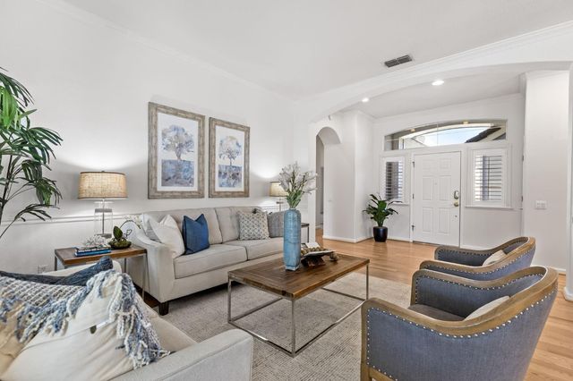 240 Clearview Ct, Roseville, CA 95747