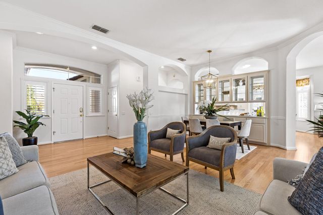 240 Clearview Ct, Roseville, CA 95747