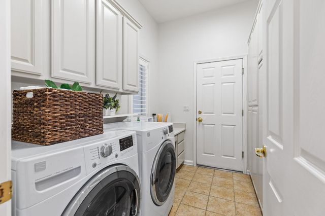 240 Clearview Ct, Roseville, CA 95747