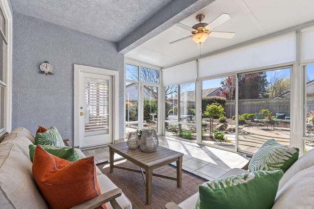 240 Clearview Ct, Roseville, CA 95747