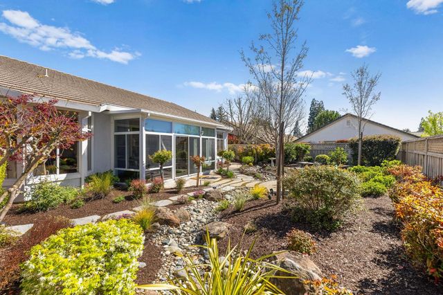 240 Clearview Ct, Roseville, CA 95747